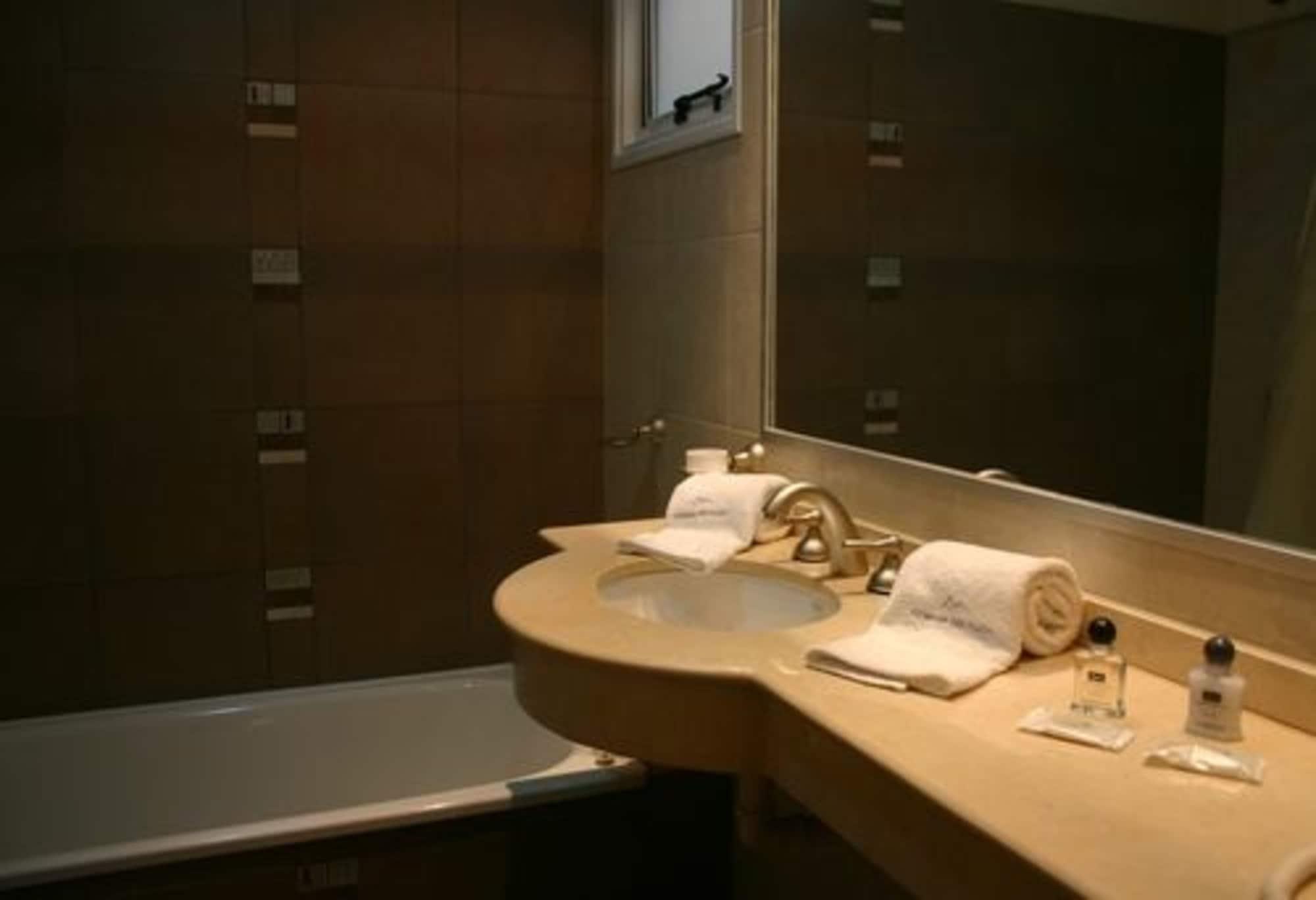 Hotel Cordon Del Plata メンドーサ エクステリア 写真