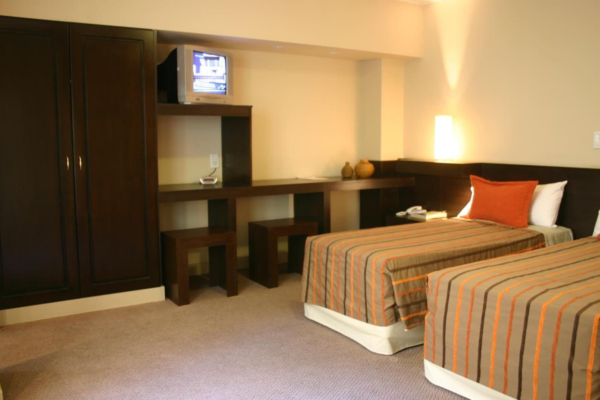 Hotel Cordon Del Plata メンドーサ エクステリア 写真