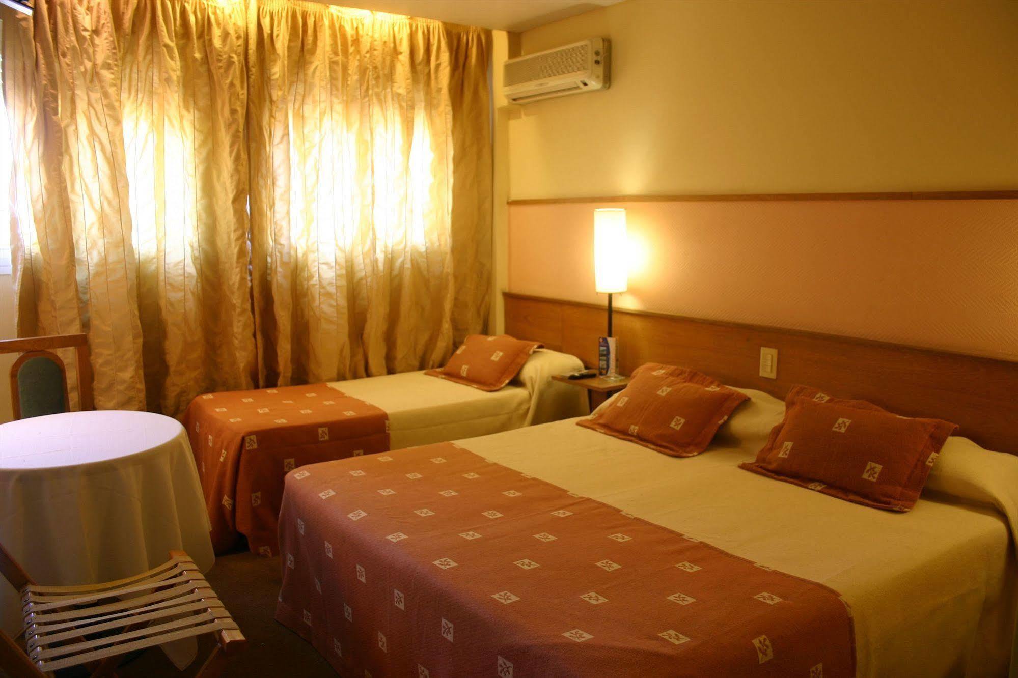 Hotel Cordon Del Plata メンドーサ エクステリア 写真